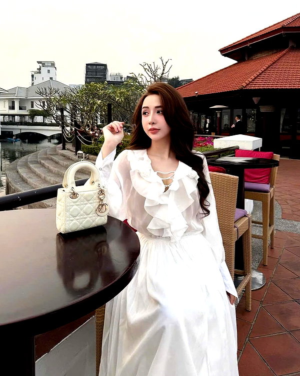 lyhythuedoxinh instagram image archive image