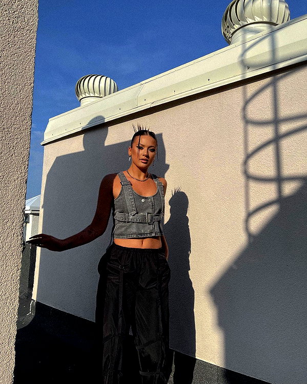 kkwwwv instagram image archive image