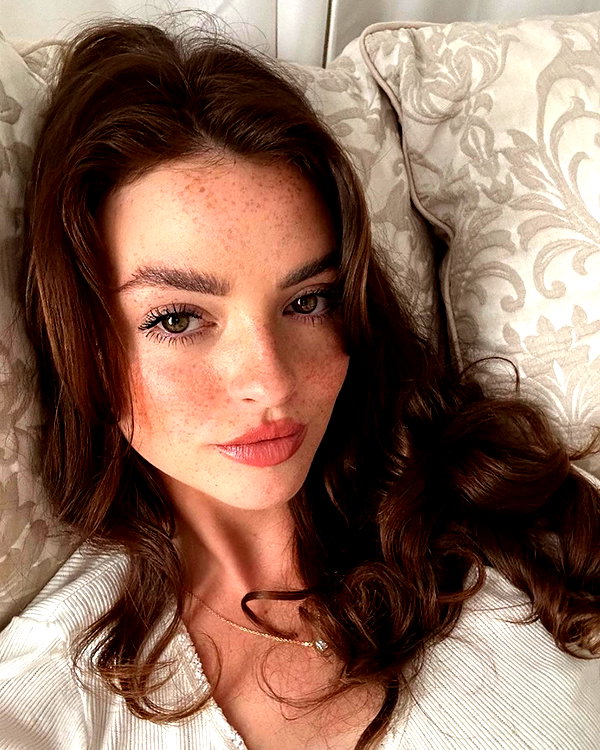 baddiesessence instagram image archive image