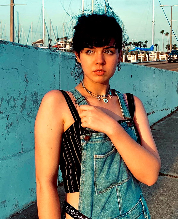 yeahimcaroline instagram image archive image