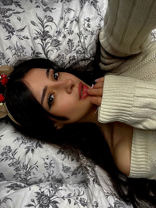 cata.leyah instagram image archive image
