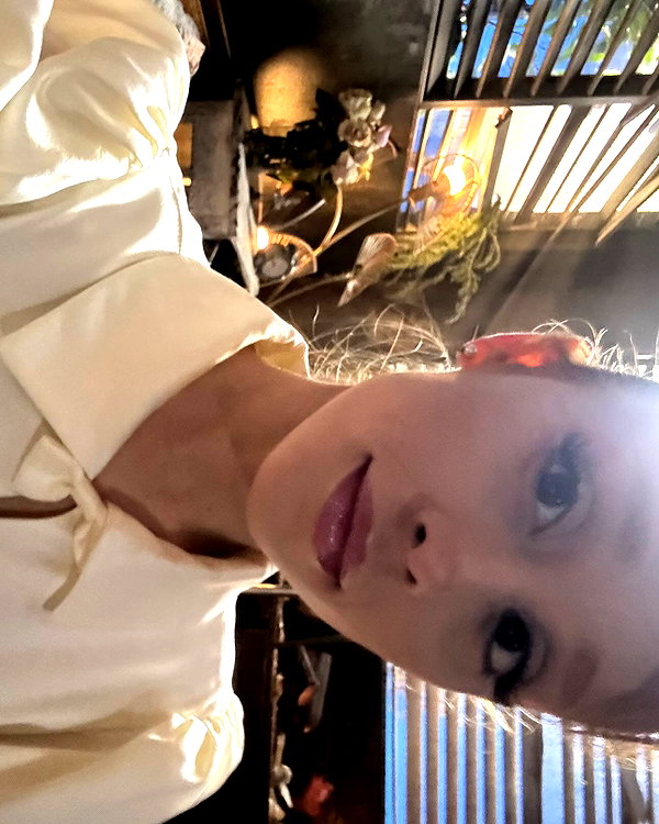 arianagrande instagram image archive image