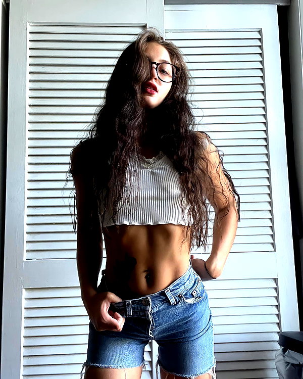 daniellebarnaa instagram image archive image
