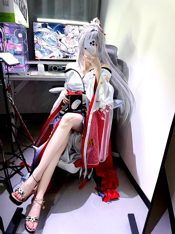 gallery_cosplayer instagram image archive image
