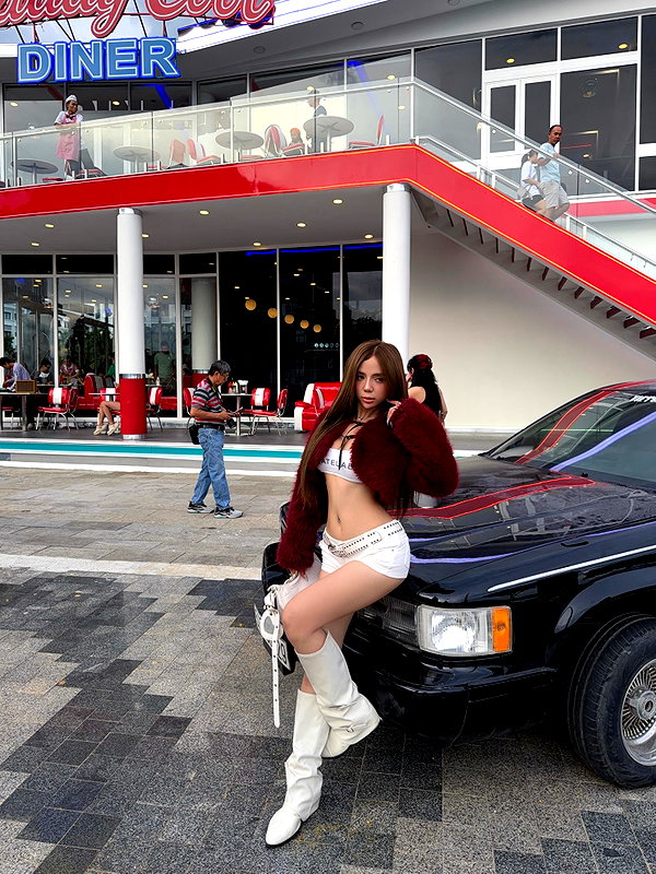 lyhythuedoxinh instagram image archive image