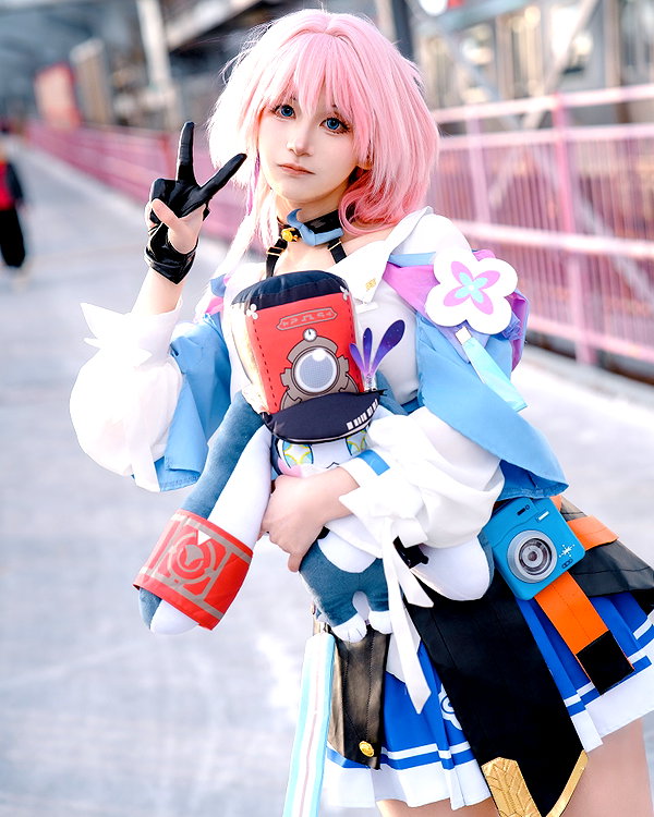 miee_cos instagram image archive image