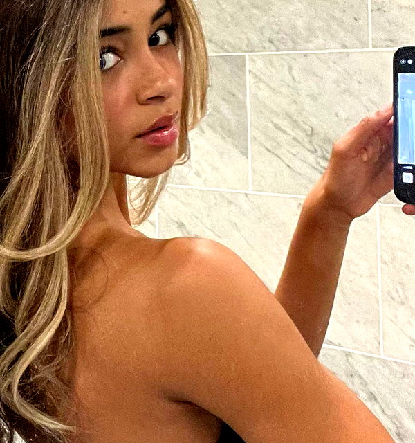 baddiesessence instagram image archive image