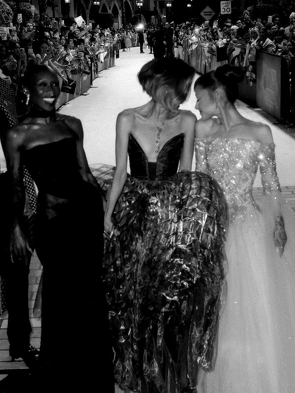 arianagrande instagram image archive image