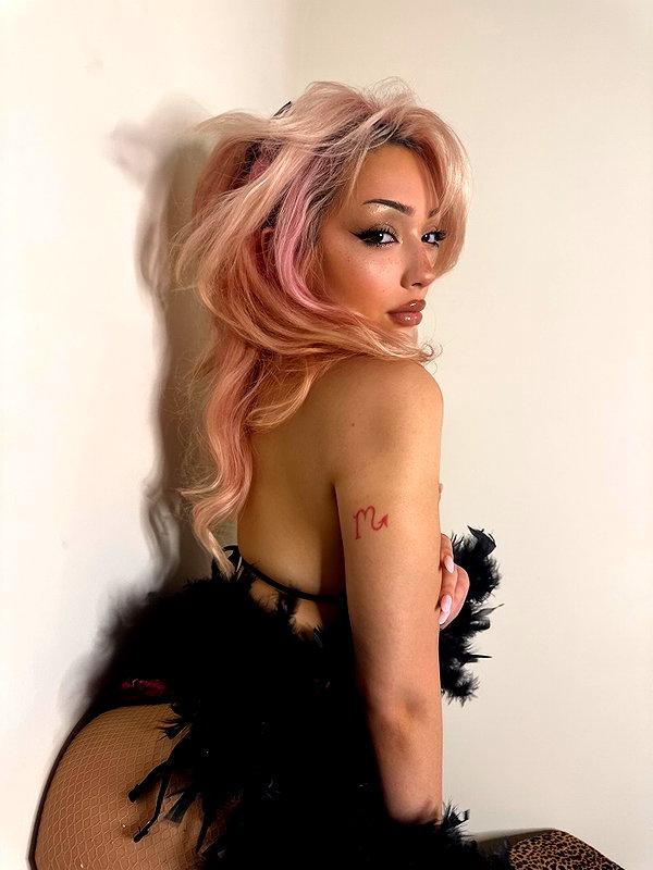 v.qx instagram image archive image
