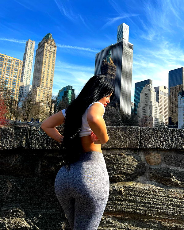 vanessa.rhd instagram image archive image