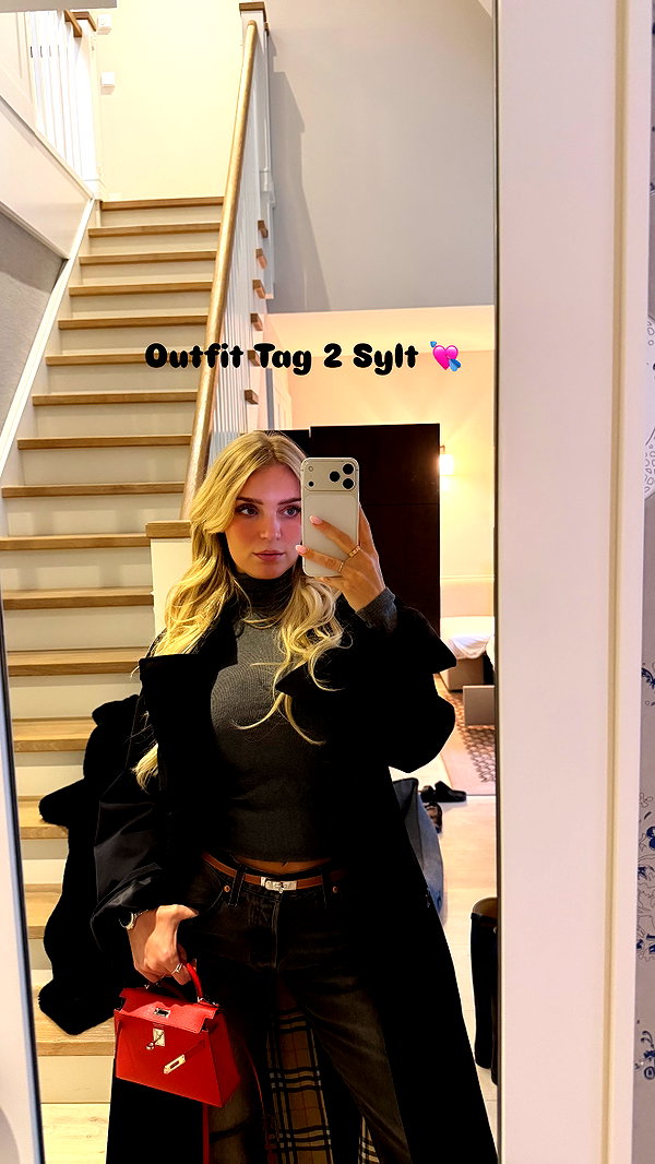 alexis.blond instagram image archive image