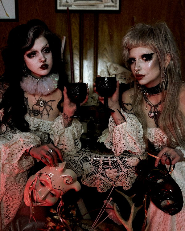 yeahimcaroline instagram image archive image