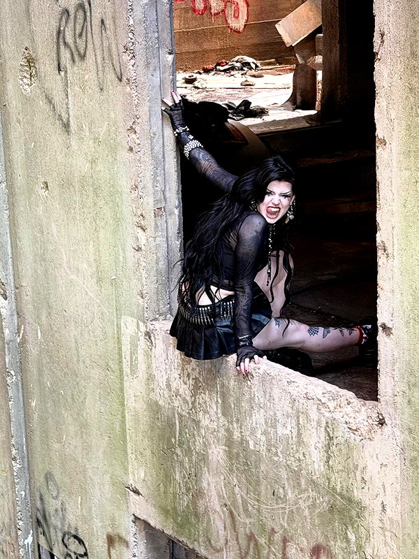 yeahimcaroline instagram image archive image