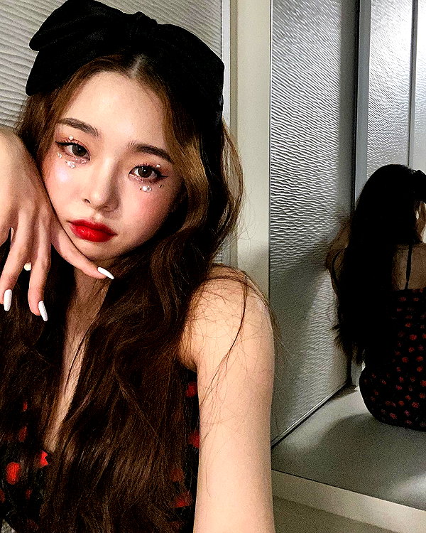 dear.zia instagram image archive image