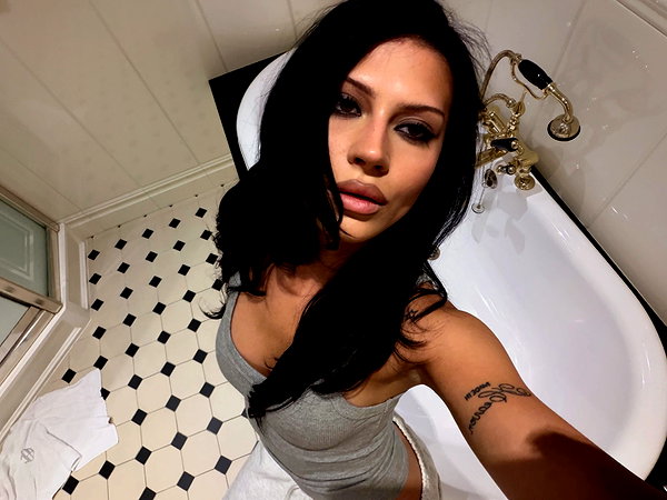karolinaawasik instagram image archive image