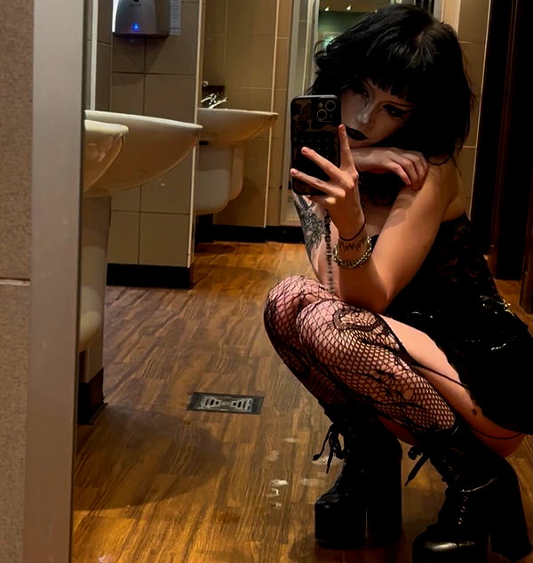 scarlett_ichor instagram image archive image