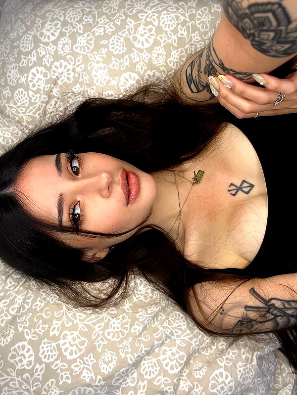 cata.leyah instagram image archive image