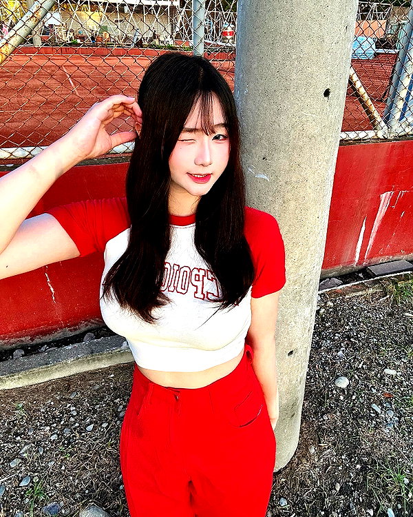 lai_931201 instagram image archive image
