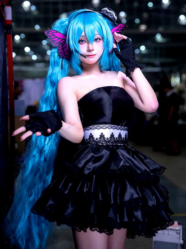 purinn_cos instagram image archive image