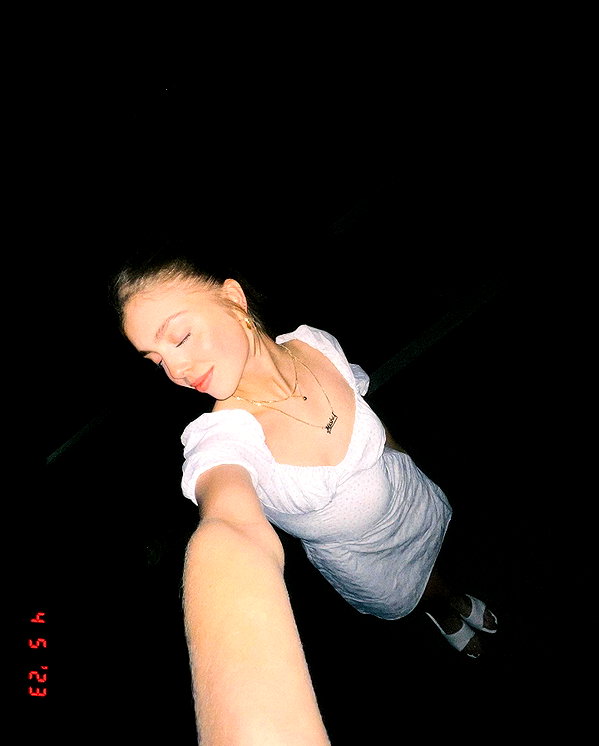 mishel_d_ instagram image archive image