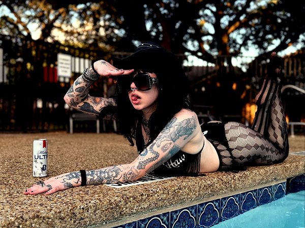 yeahimcaroline instagram image archive image