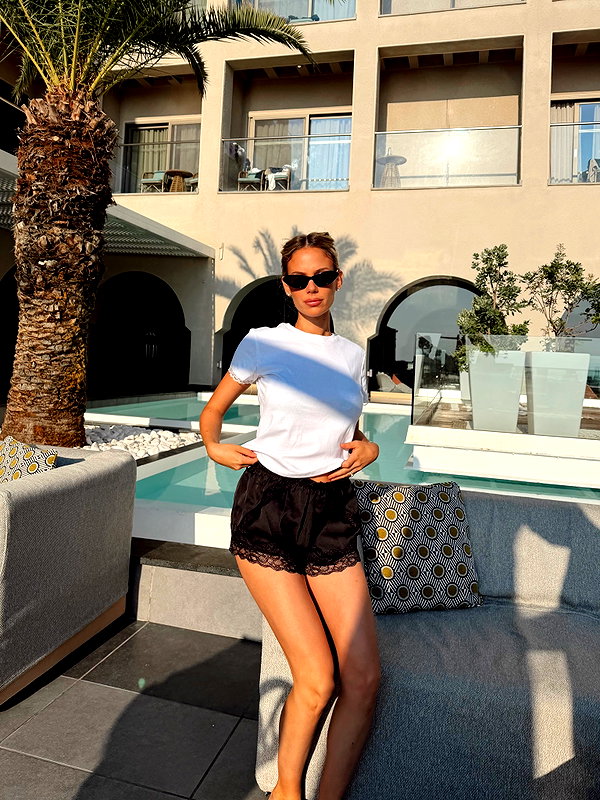 barzomer instagram image archive image