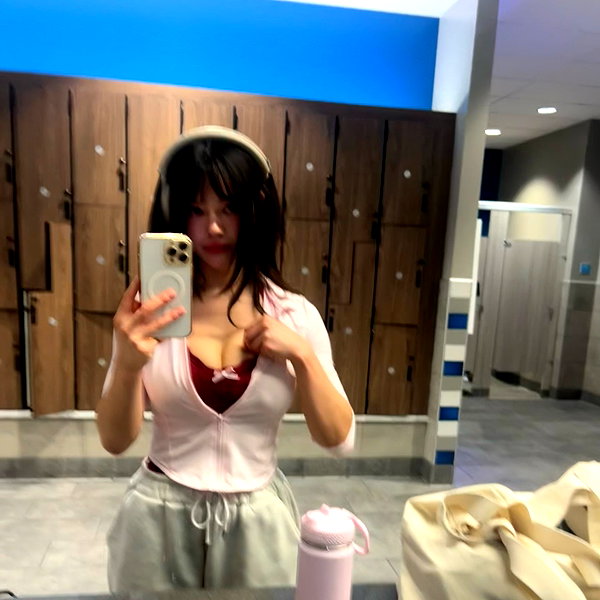 dommymommytiff instagram image archive image
