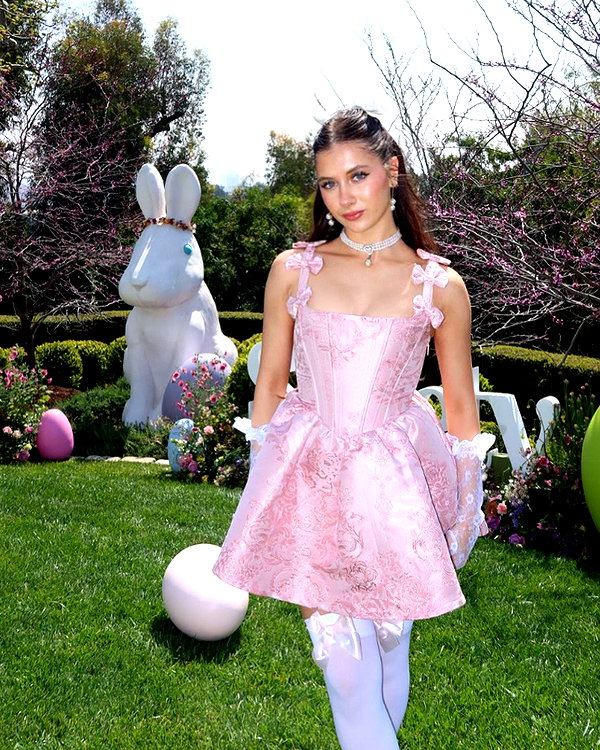 ellianawalmsley instagram image archive image