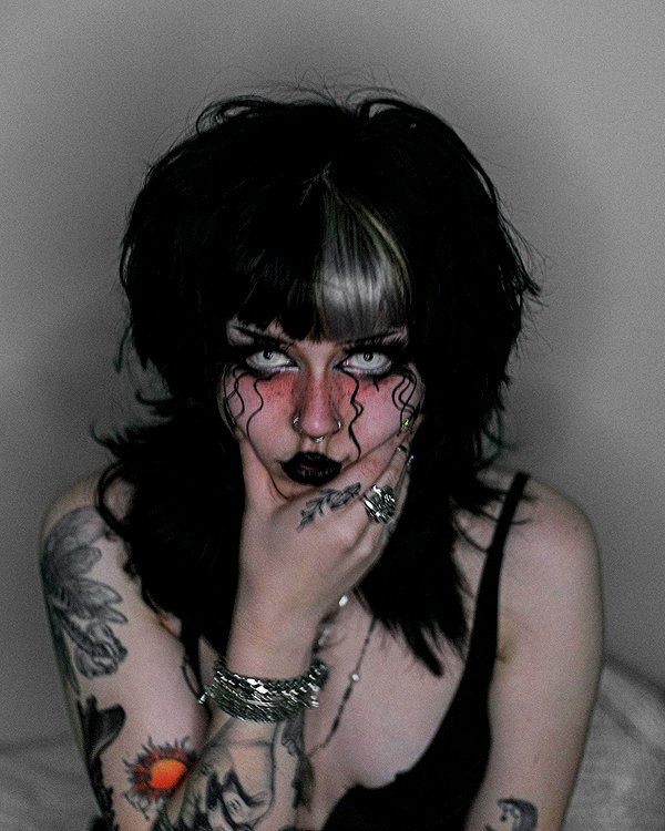 yeahimcaroline instagram image archive image
