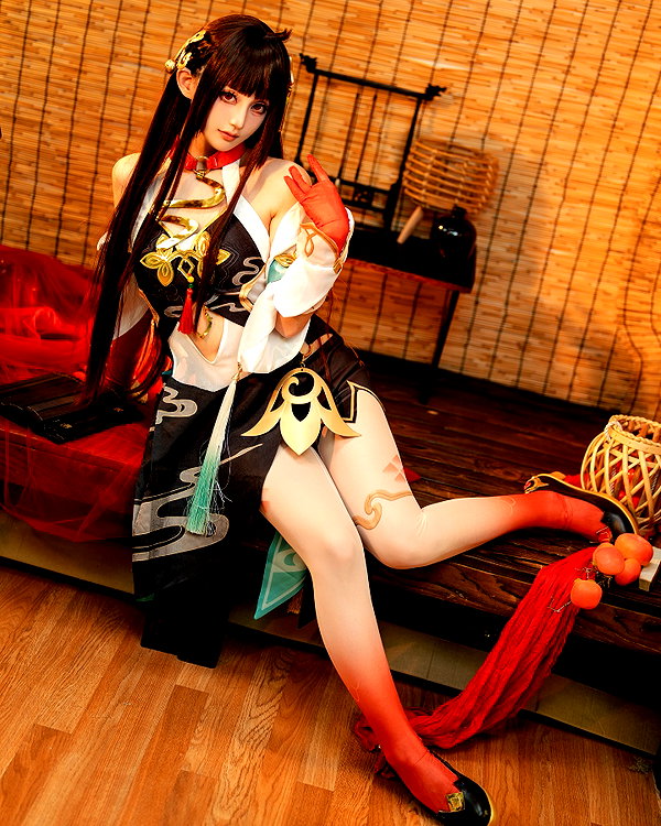 miee_cos instagram image archive image