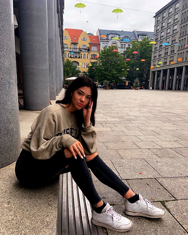 vanessa.rhd instagram image archive image