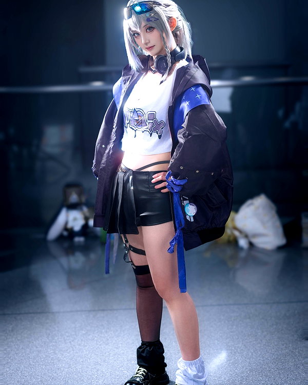miee_cos instagram image archive image