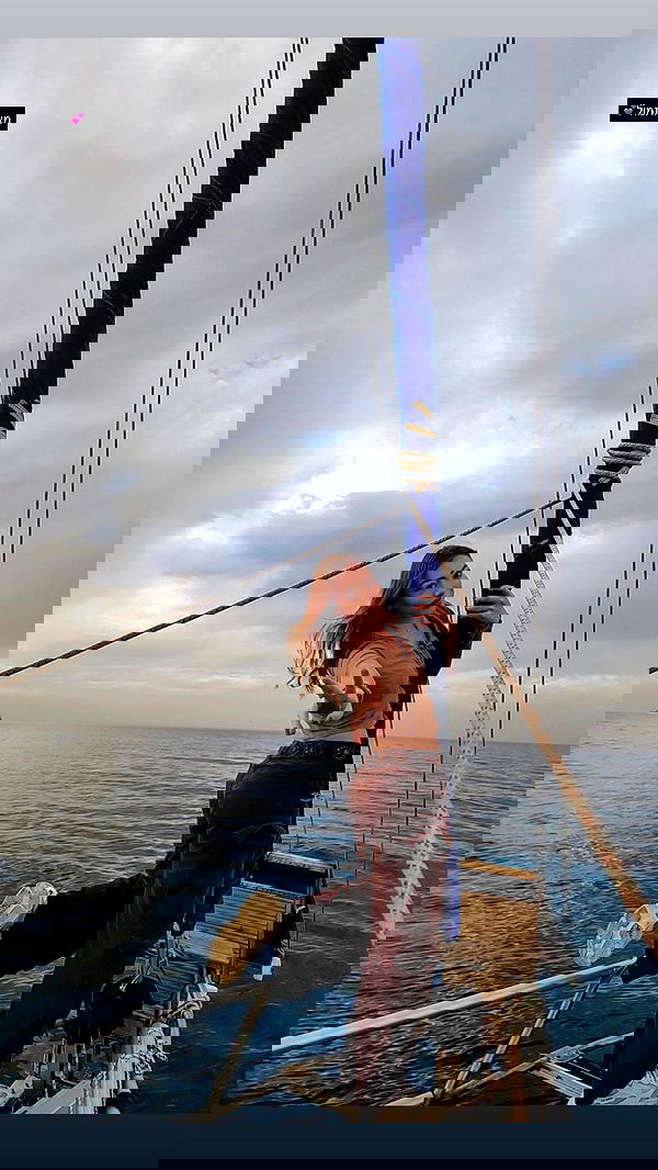 eveliniya eveliniya archive image