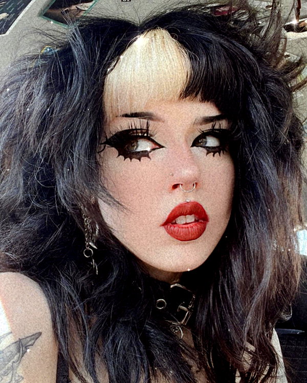 yeahimcaroline instagram image archive image