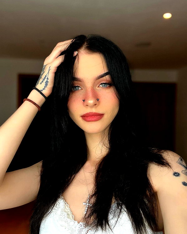 alice_hez instagram image archive image