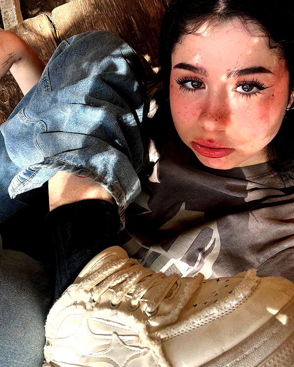 evasela__ instagram image archive image