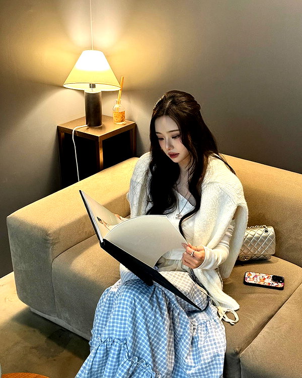 dear.zia instagram image archive image