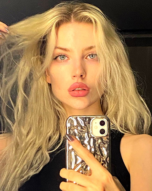 anya4everr instagram image archive image