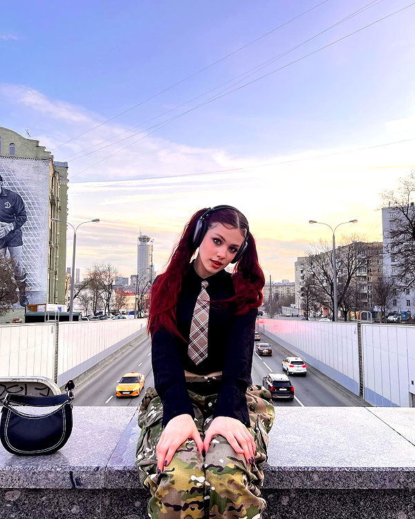 anna.utka22 instagram image archive image