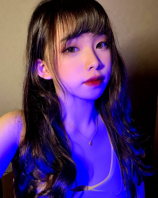 e.shao_417 instagram image archive image