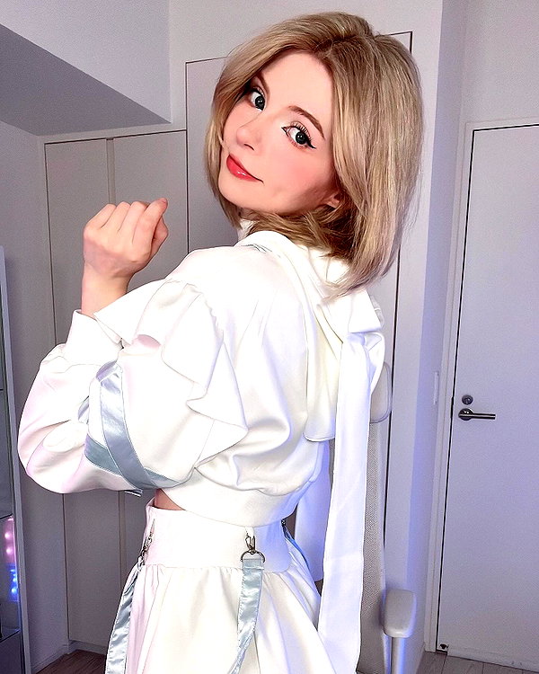 peachmilky_ instagram image archive image
