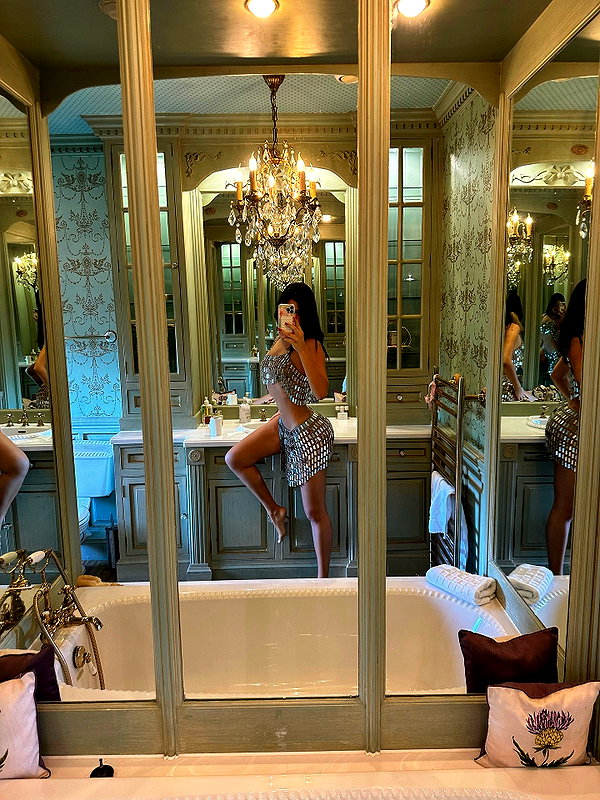 vanessa.rhd instagram image archive image