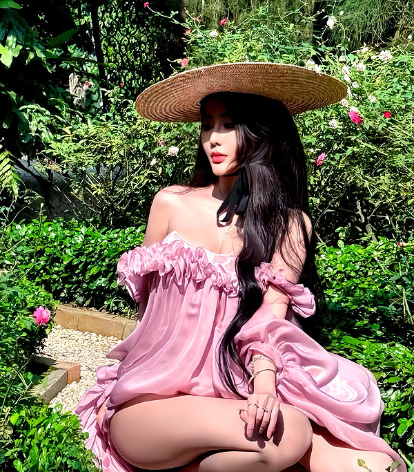 lyhythuedoxinh instagram image archive image