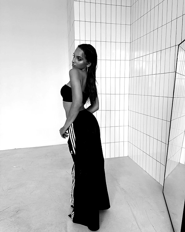 ariana_vomi instagram image archive image