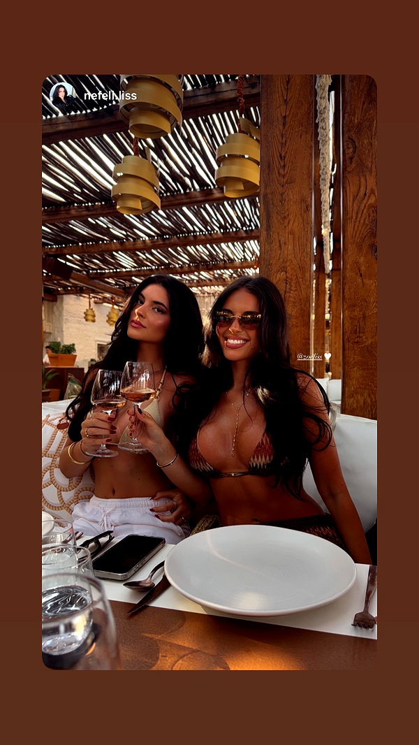 zoeliss instagram image archive image
