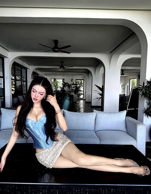 lyhythuedoxinh instagram image archive image