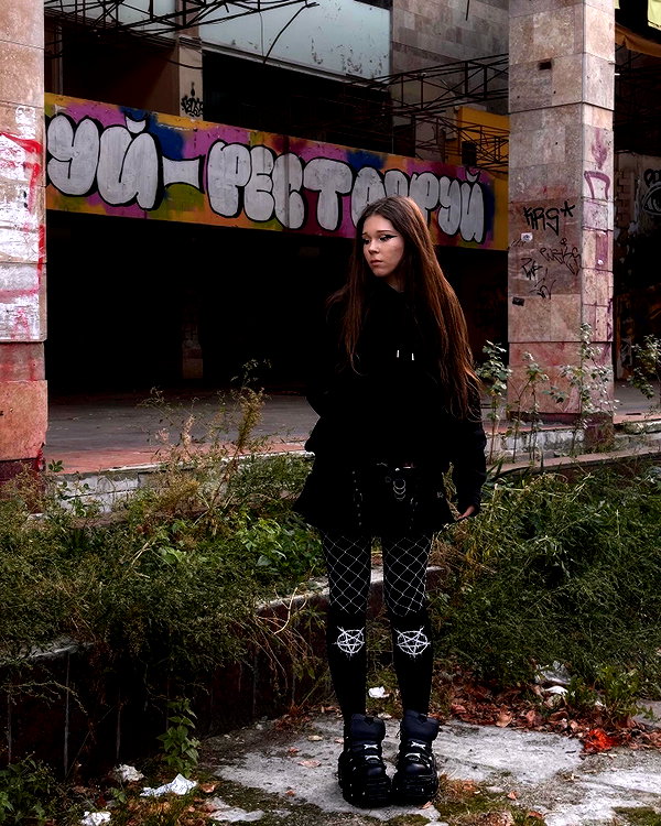 tiny.eviluv instagram image archive image