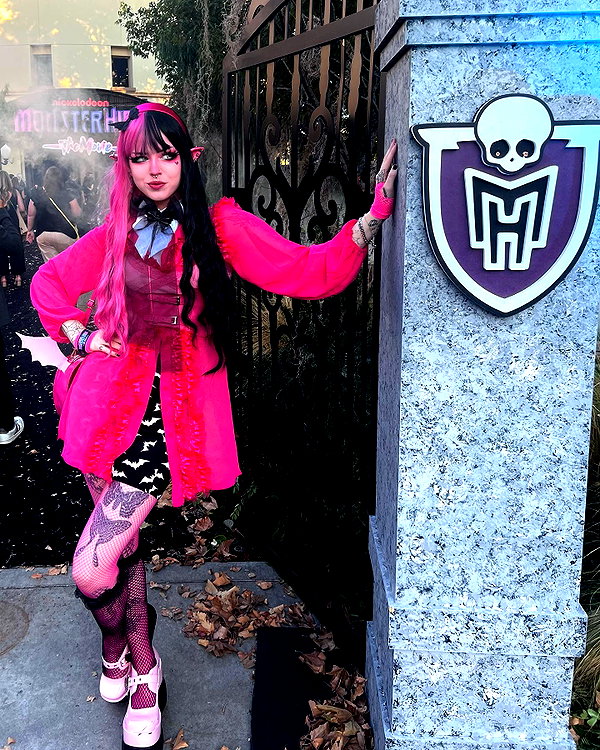 yeahimcaroline instagram image archive image