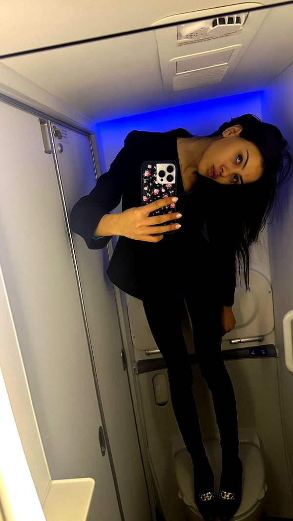 leonanaomii instagram image archive image