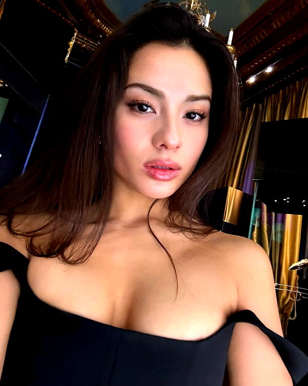 baddiesessence instagram image archive image